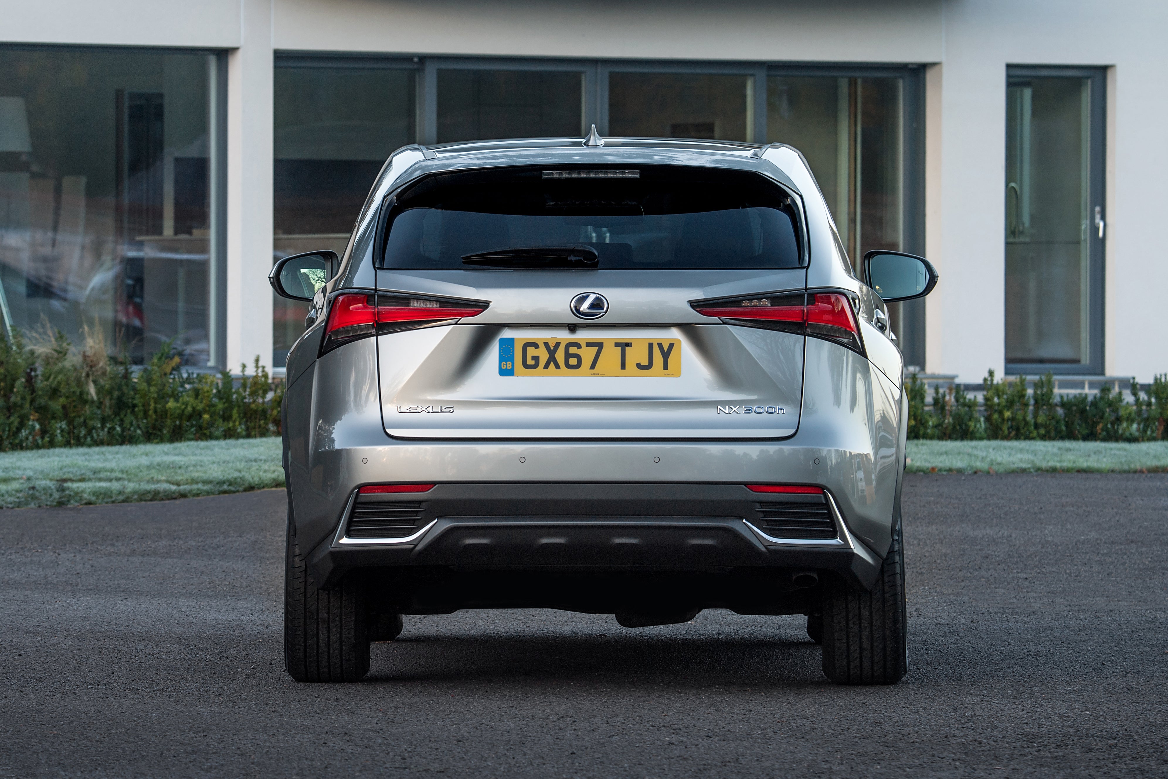 Hold lexus nx